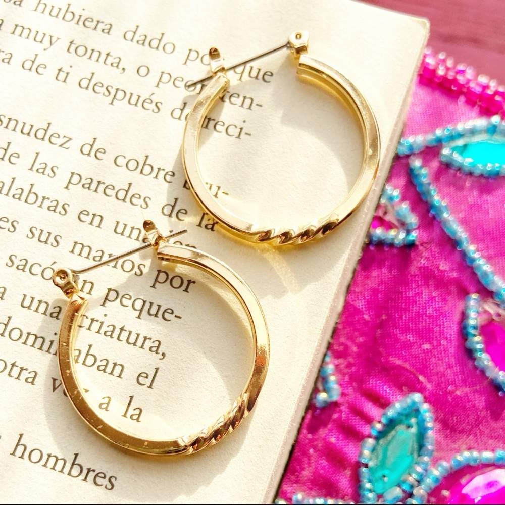 SMALL STATEMENT GOLD HOOPS